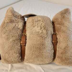 Ugg Polar Throw and Pillow Set